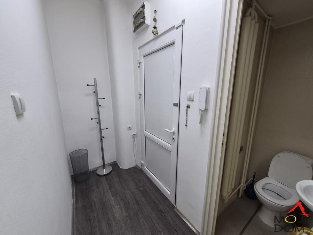 Slika 3 - Stan,NOVI SAD,CENTAR,kv: 29, € 82400, ID: 1032041