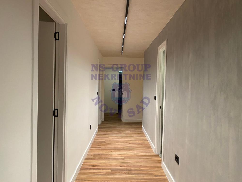 Slika 1 - Četvorosoban stan kompletno renoviran u centru Novog Sada