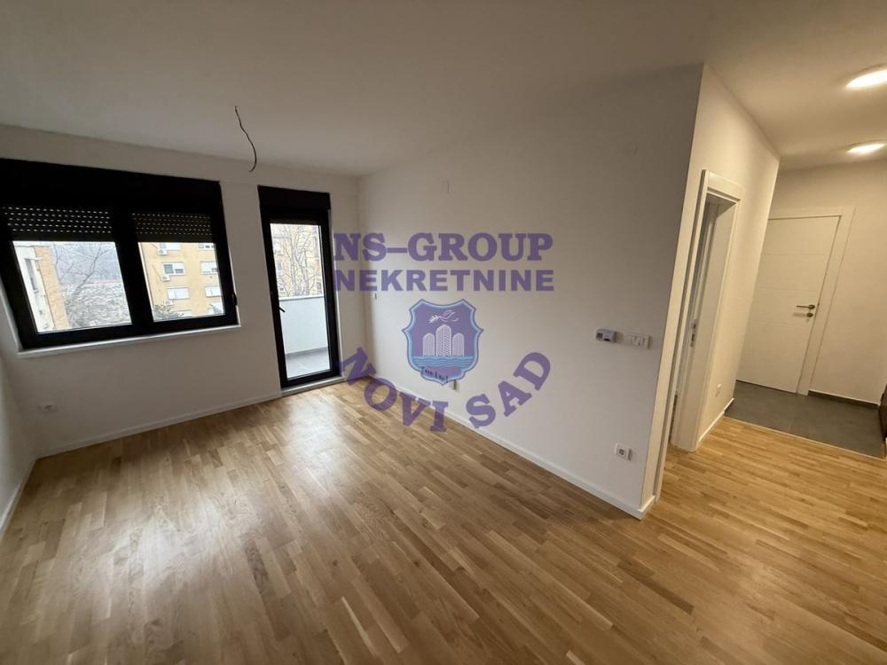 Slika 2 - Dvoiposoban stan na grbavici u novogradnji 