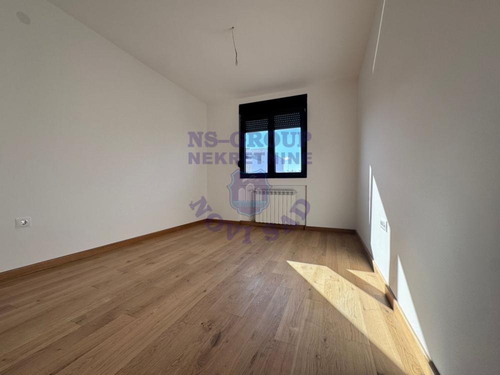 Slika 5 - Prodaja stana, 63m2, Telep Novi Sad, sa terasom, ima lift