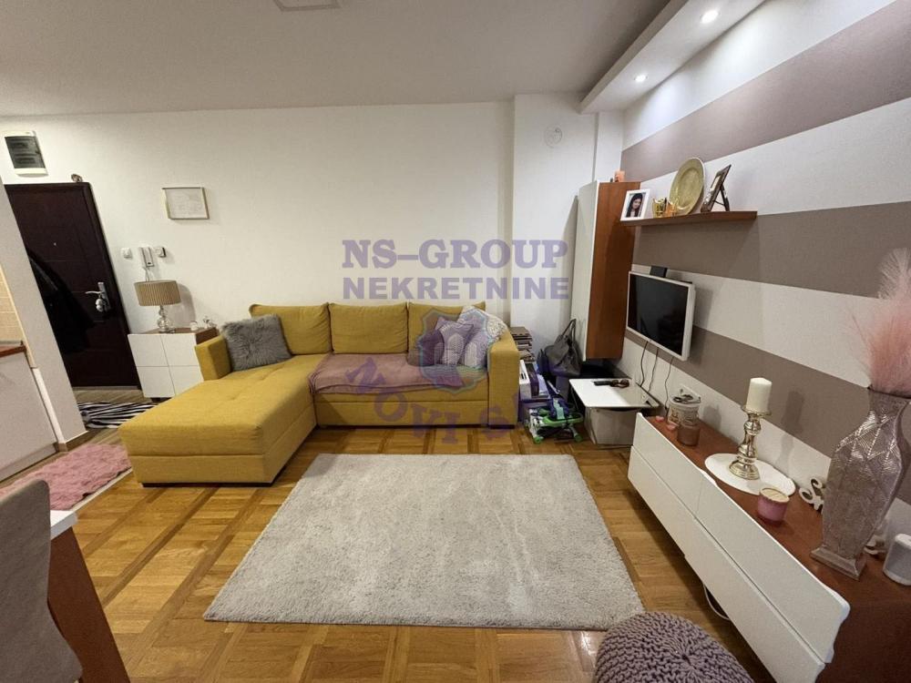 Glavna slika -Garsonjera na potezu Cara Dušana 