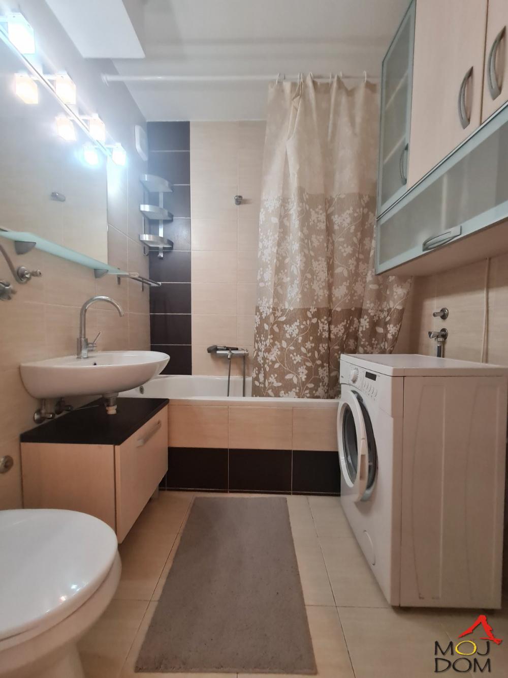 Slika 9 - Stan,NOVI SAD,LIMAN 3,kv: 74, € 205800, ID: 1032035