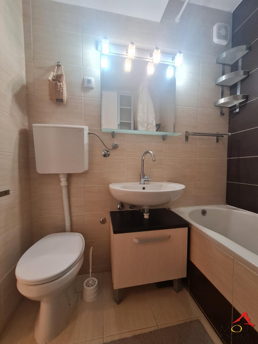 Slika 8 - Stan,NOVI SAD,LIMAN 3,kv: 74, € 205800, ID: 1032035