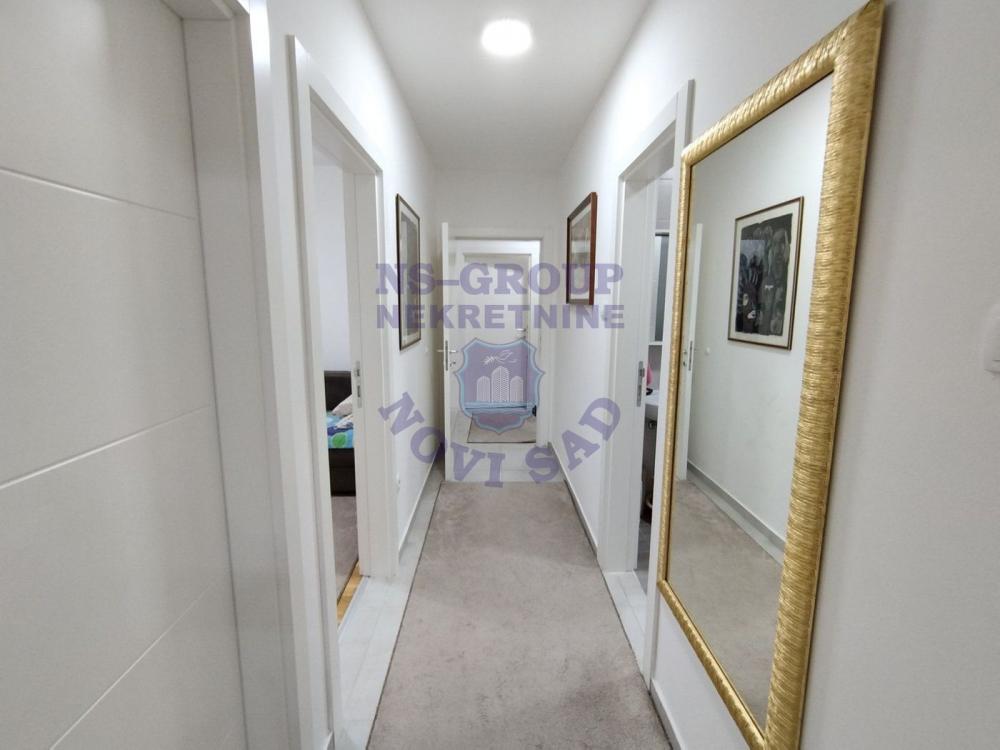 Slika 9 - Namešten, izuzetno funkcionalan četvorosoban stan sa lepom terasom! š . 567045