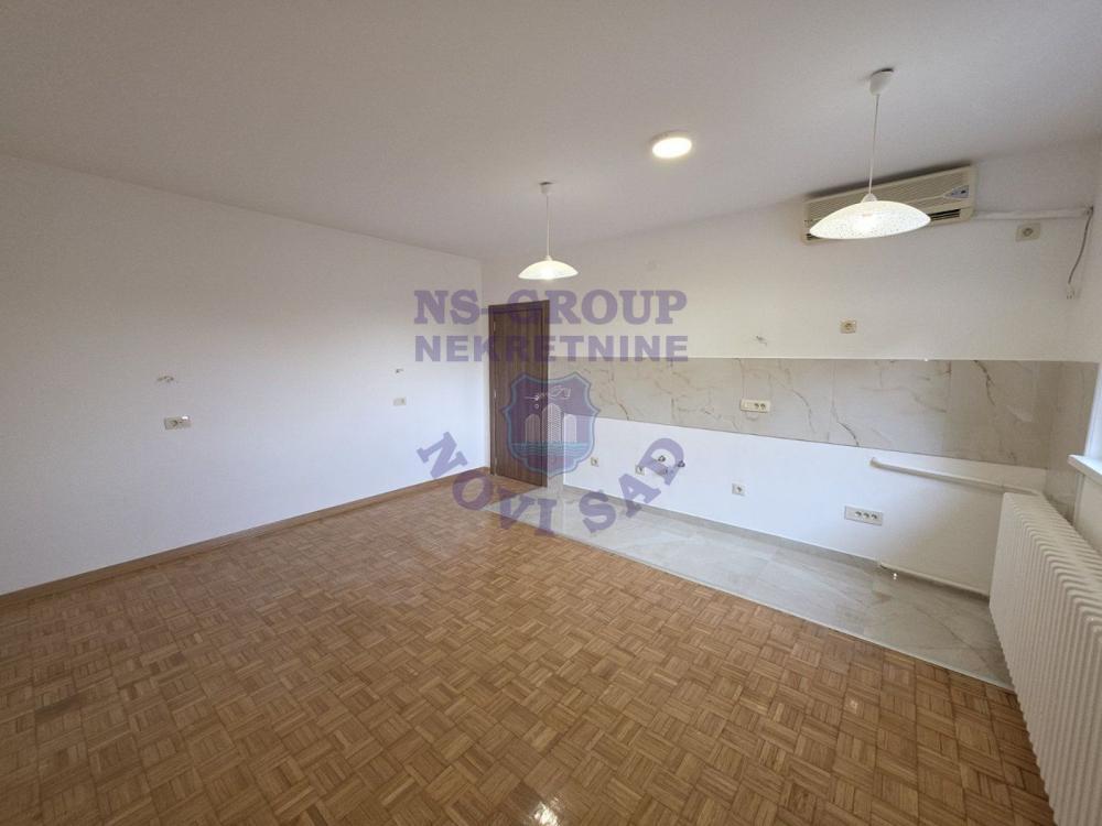 Glavna slika -Dvosoban renoviran na Keju 