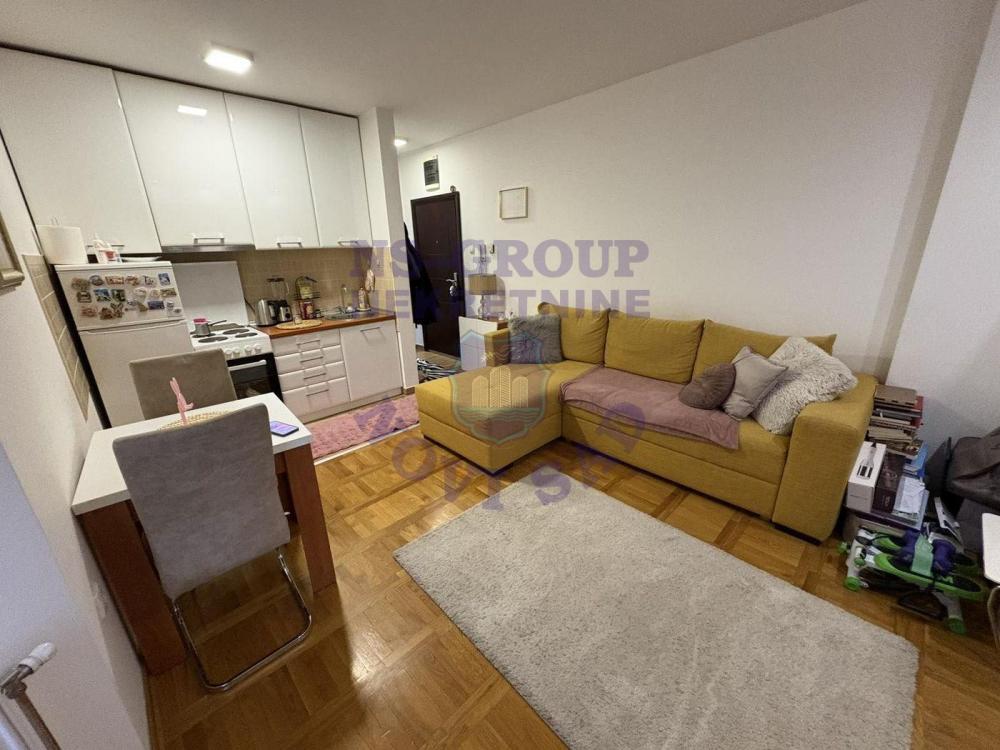 Slika 3 - Odlična garsonjera u Cara Dušana!