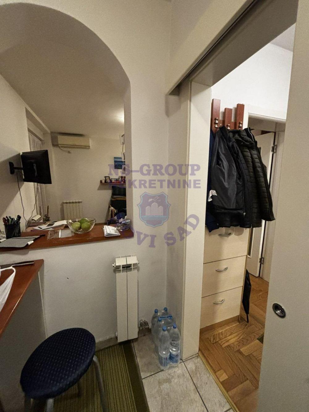 Slika 1 - Jednosoban, 26m2, Grbavica Novi Sad, sa terasom, ima lift