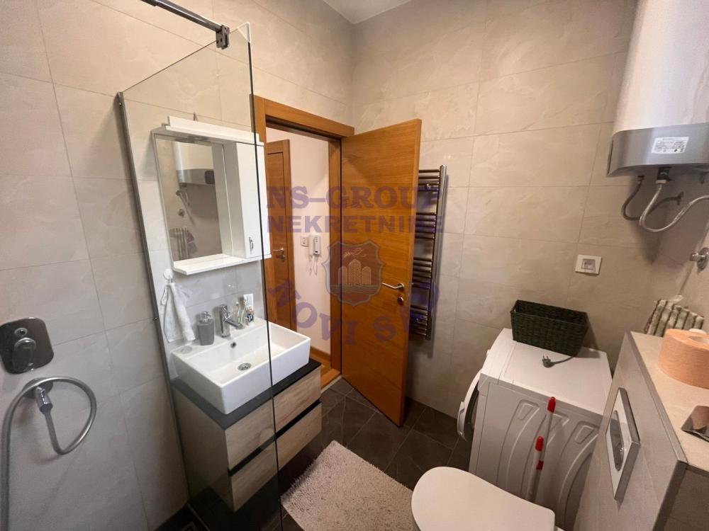 Slika 9 - Odlican jednoiposoban stan u centru Novog Sada!