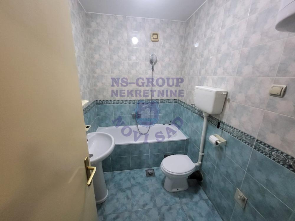 Slika 5 - Dvosoban, 45m2, Socijalno Novi Sad, sa terasom