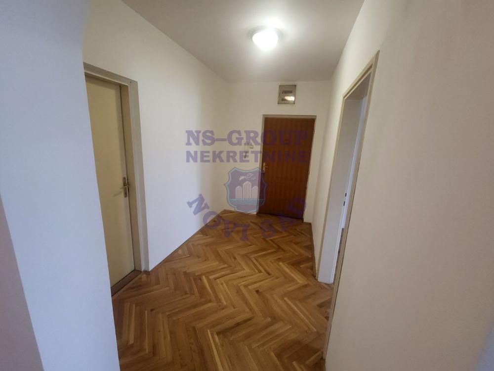 Slika 7 - Dvosoban, 45m2, Socijalno Novi Sad, sa terasom