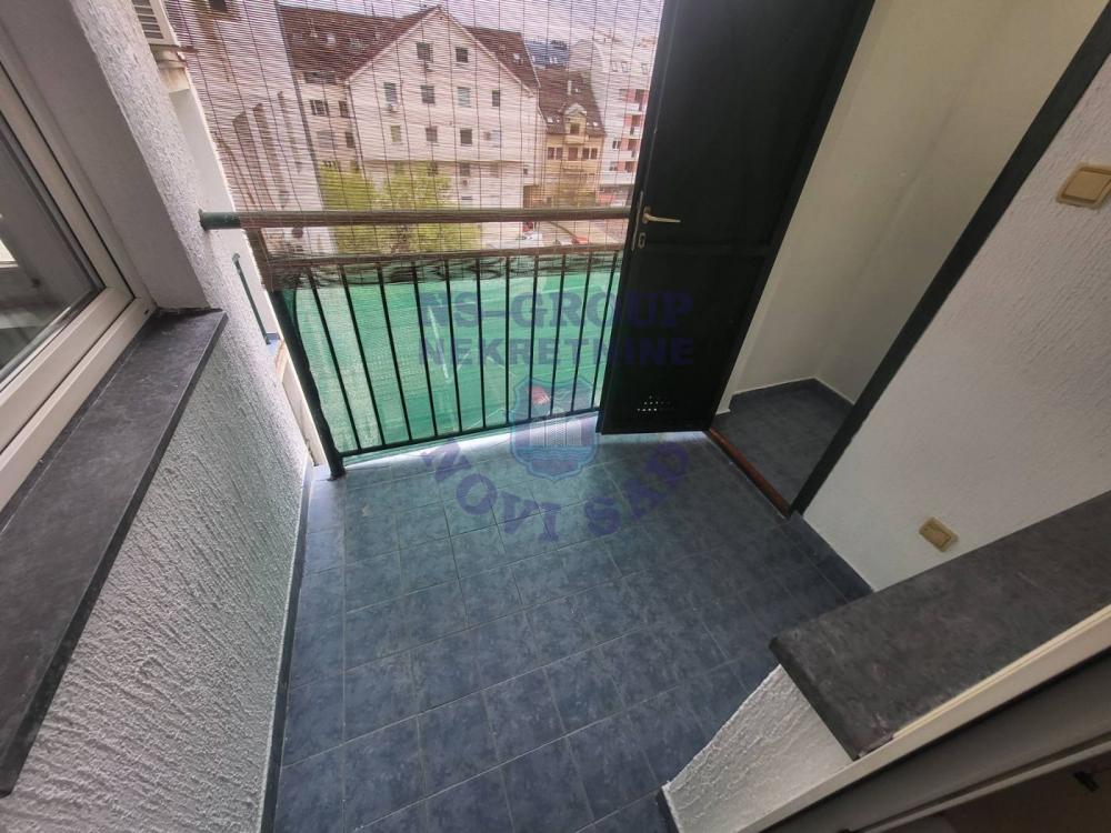 Slika 9 - Dvosoban, 45m2, Socijalno Novi Sad, sa terasom