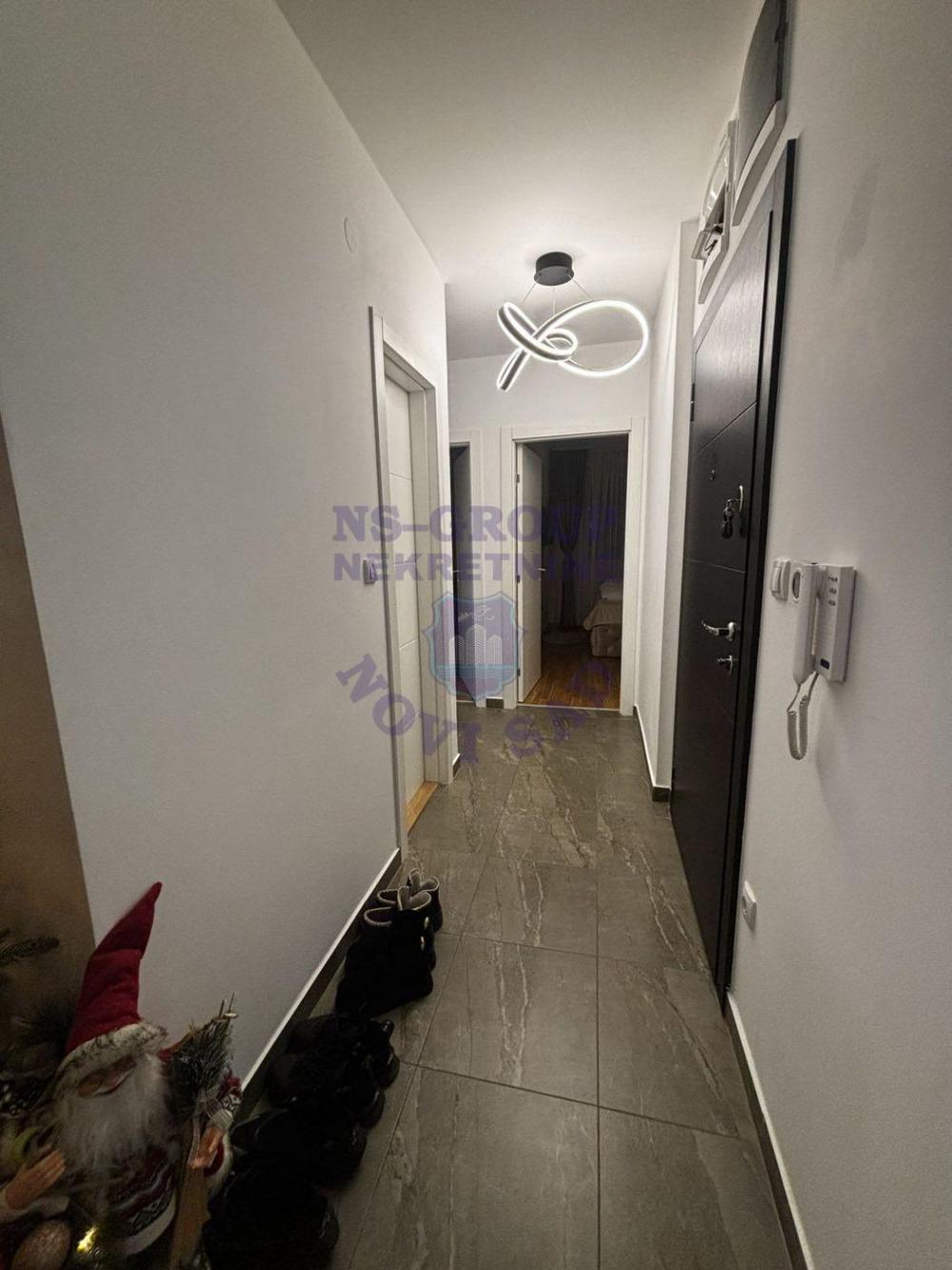 Slika 8 - Odličan, kompletno namešten trosoban stan na Tatarskom brdu