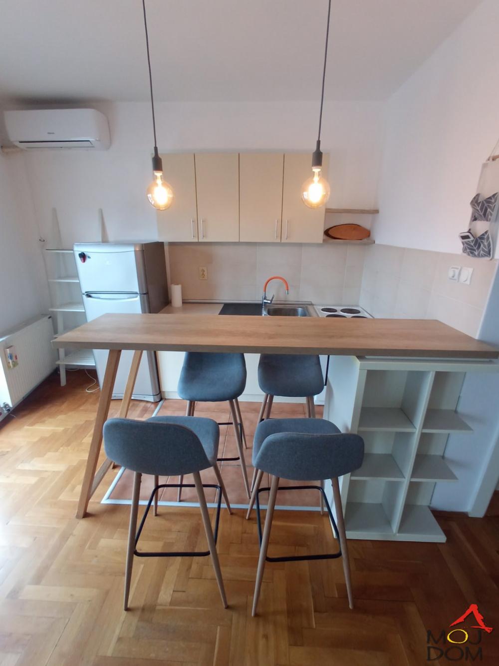 Slika 8 - Stan,NOVI SAD,SOCIJALNO,kv: 34, € 119000, ID: 1032049