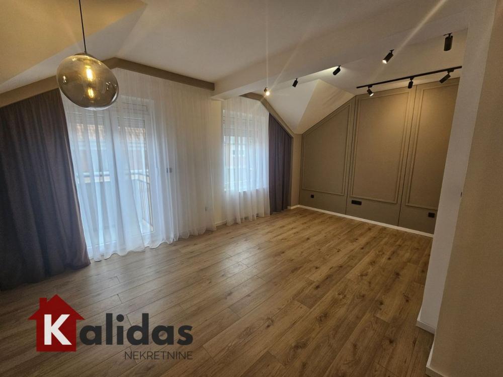 Slika 3 - Stan,NOVI SAD,CENTAR,kv: 58, € 200850, ID: 1008532