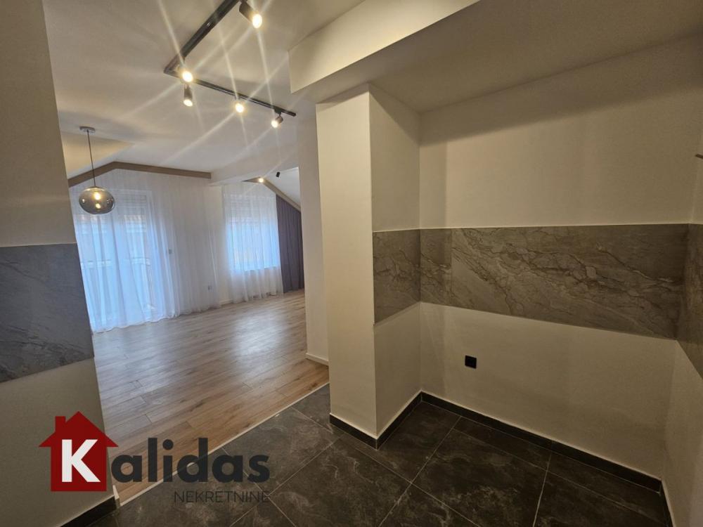 Slika 5 - Stan,NOVI SAD,CENTAR,kv: 58, € 200850, ID: 1008532