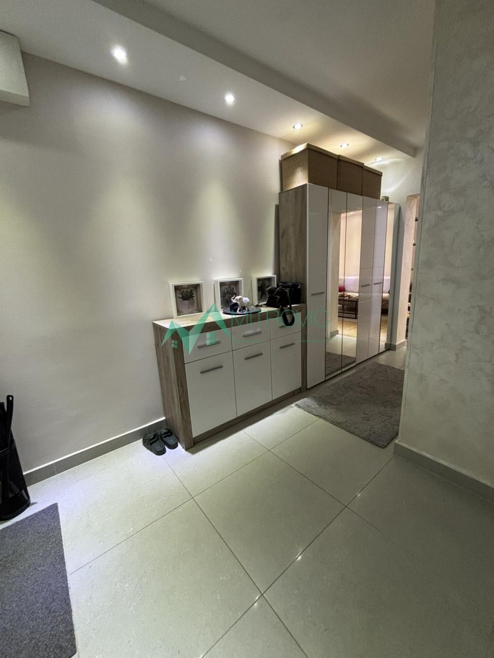 Slika 4 - Renoviran dvoiposoban stan na Detelinari 60m2 