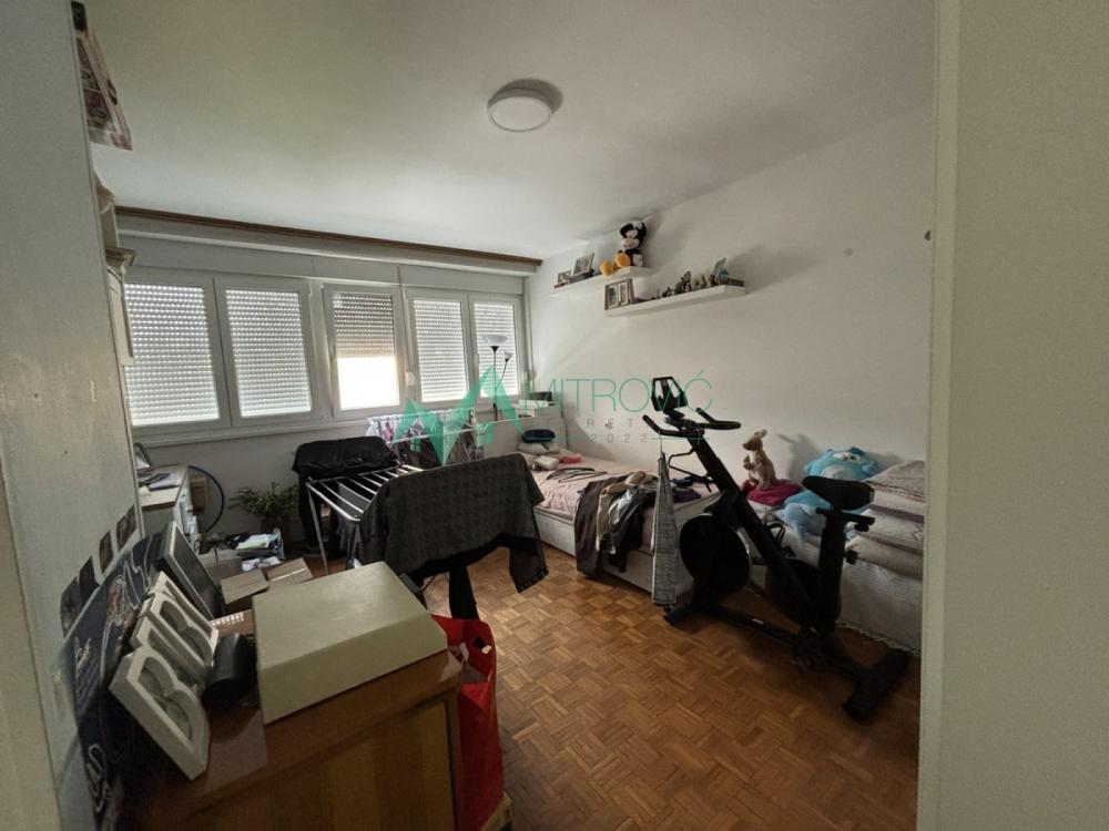 Slika 7 - Renoviran dvoiposoban stan na Detelinari 60m2 