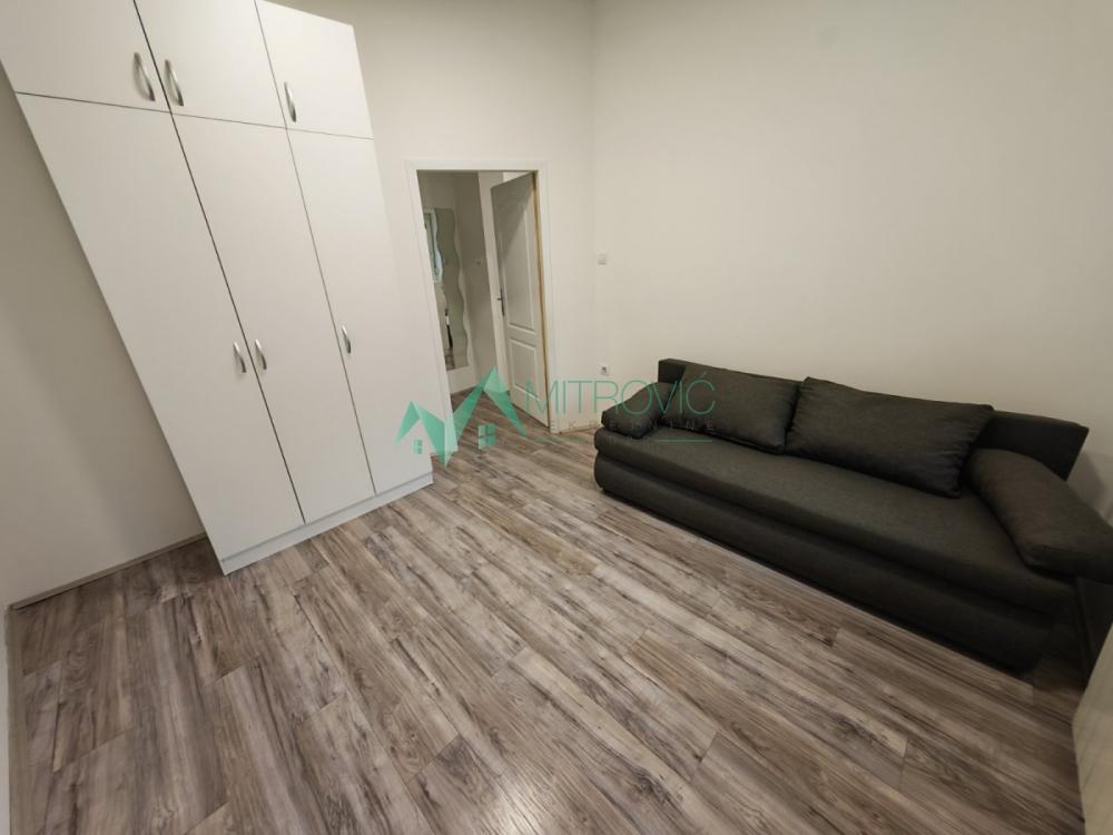 Slika 8 - Bulevar, 71m2. Trosoban stan. 