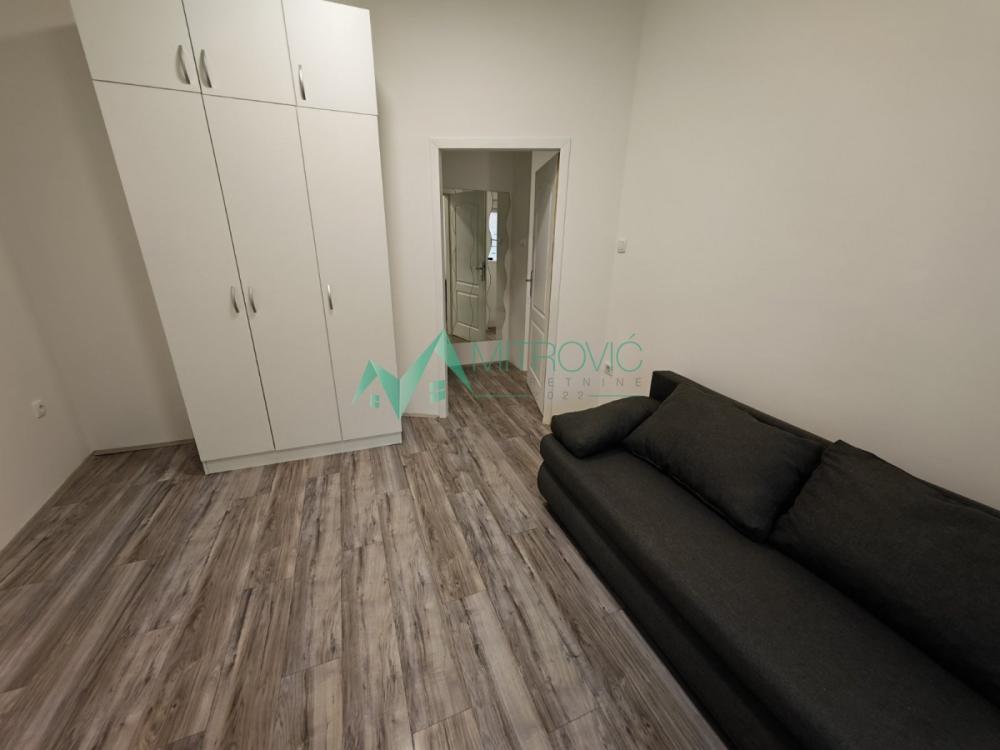 Slika 9 - Bulevar, 71m2. Trosoban stan. 