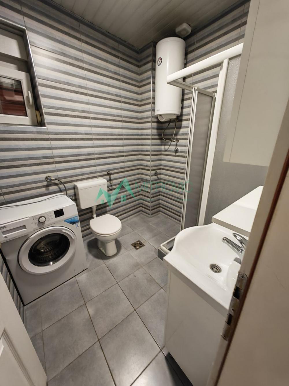 Slika 4 - Bulevar, 71m2. Trosoban stan. 