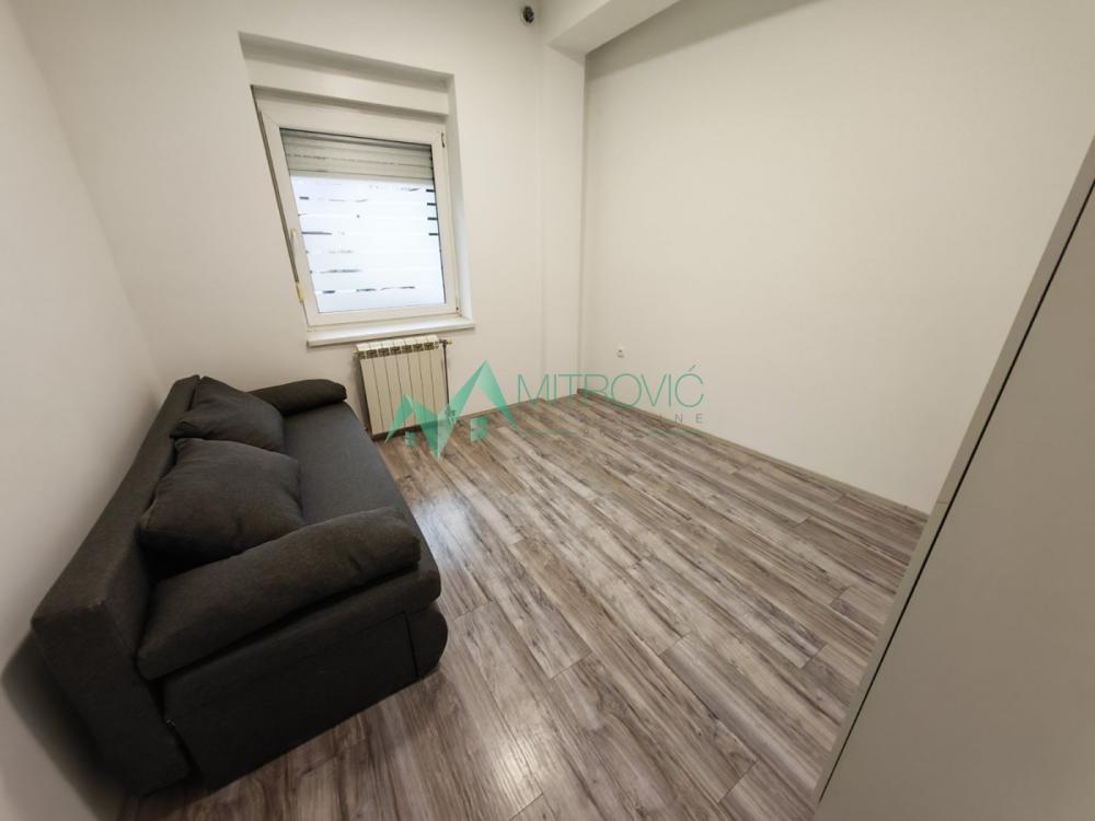 Slika 6 - Bulevar, 71m2. Trosoban stan. 