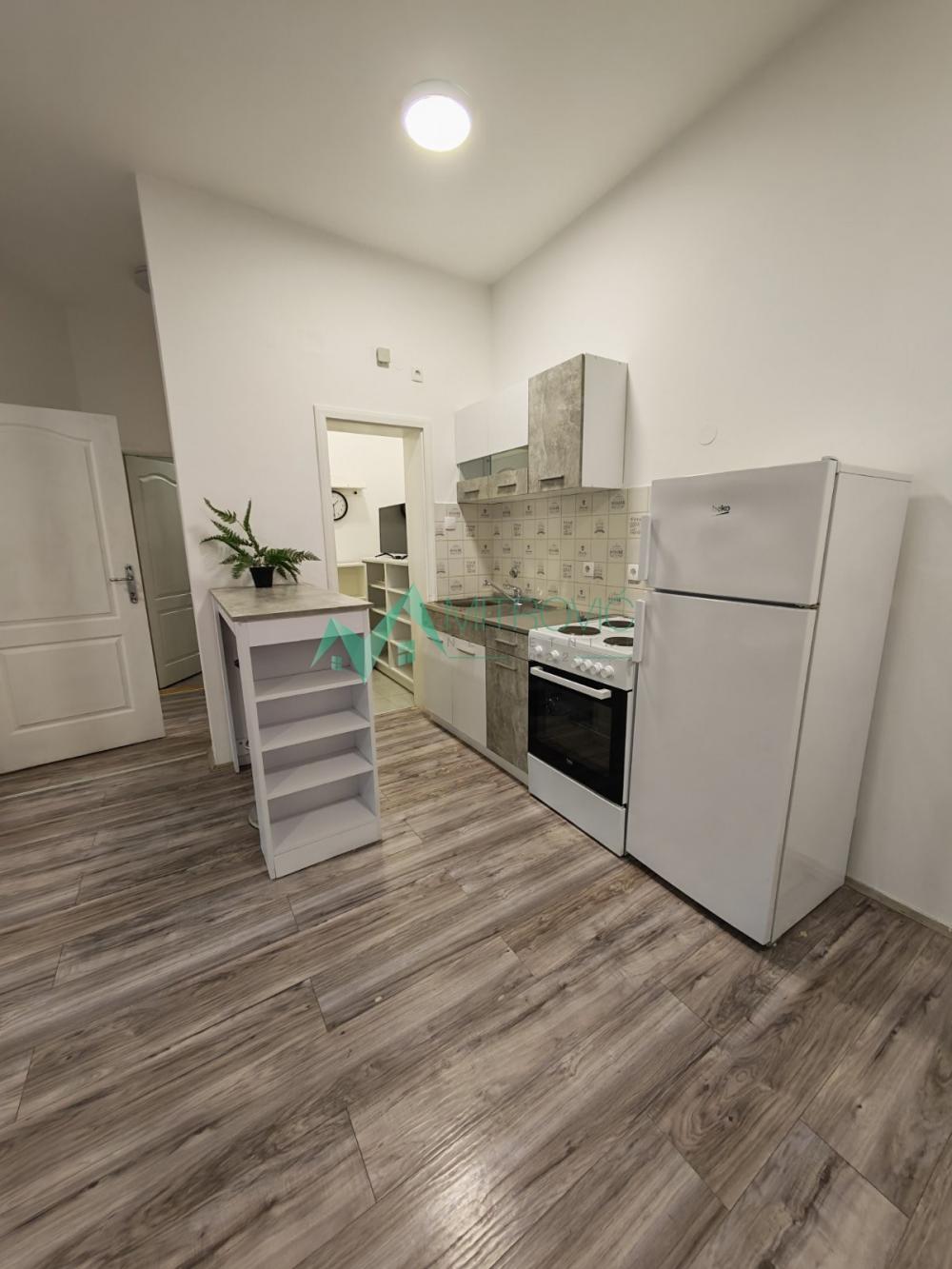 Slika 10 - Bulevar, 71m2. Trosoban stan. 