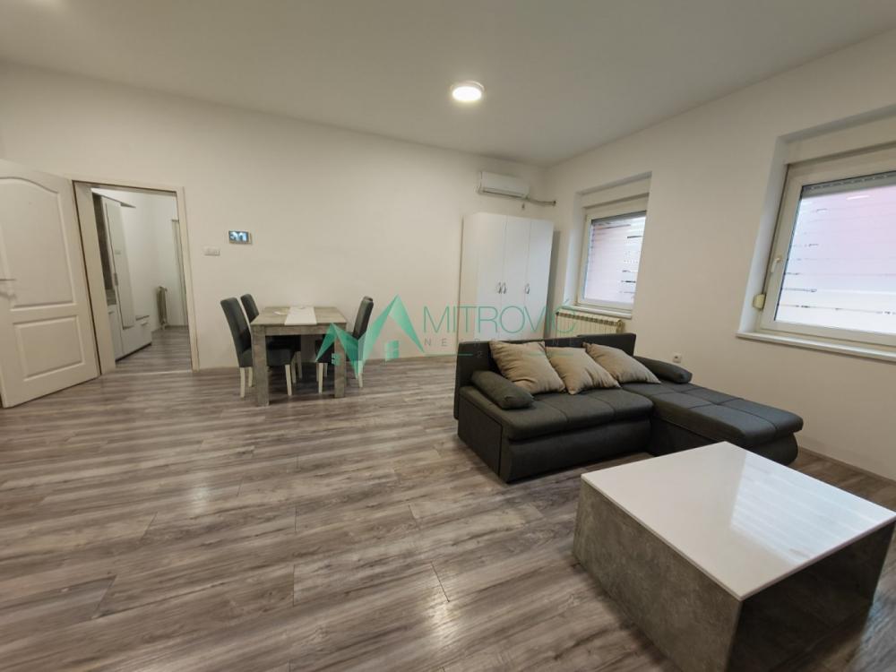 Slika 1 - Bulevar, 71m2. Trosoban stan. 