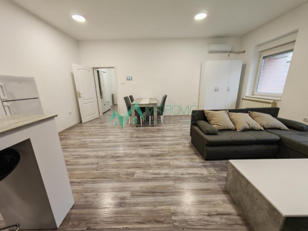 Slika 2 - Bulevar, 71m2. Trosoban stan. 