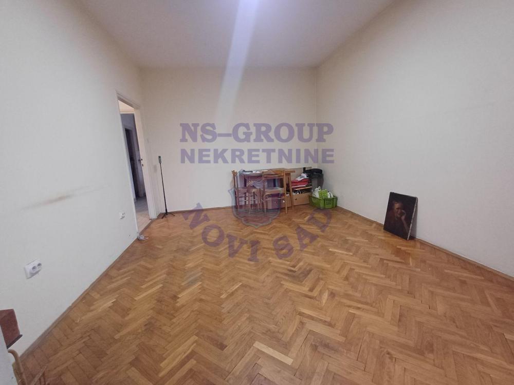 Slika 2 - Trosoban, 62m2, Novosadski kej Novi Sad, sa terasom, ima lift