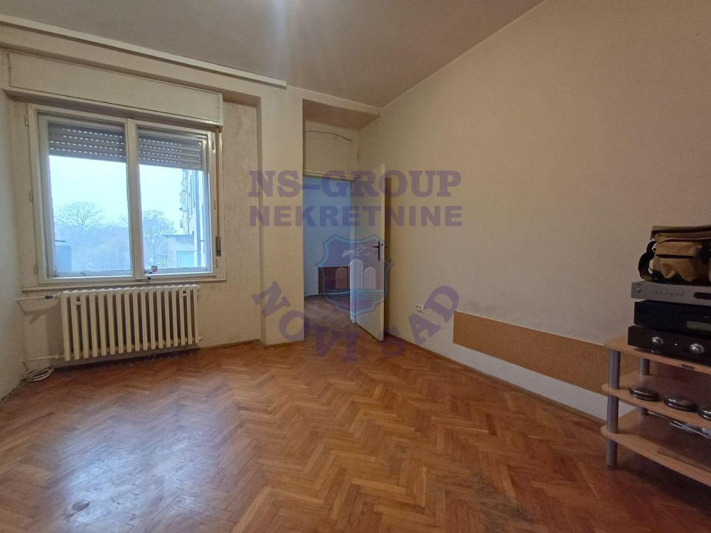 Slika 5 - Trosoban, 62m2, Novosadski kej Novi Sad, sa terasom, ima lift