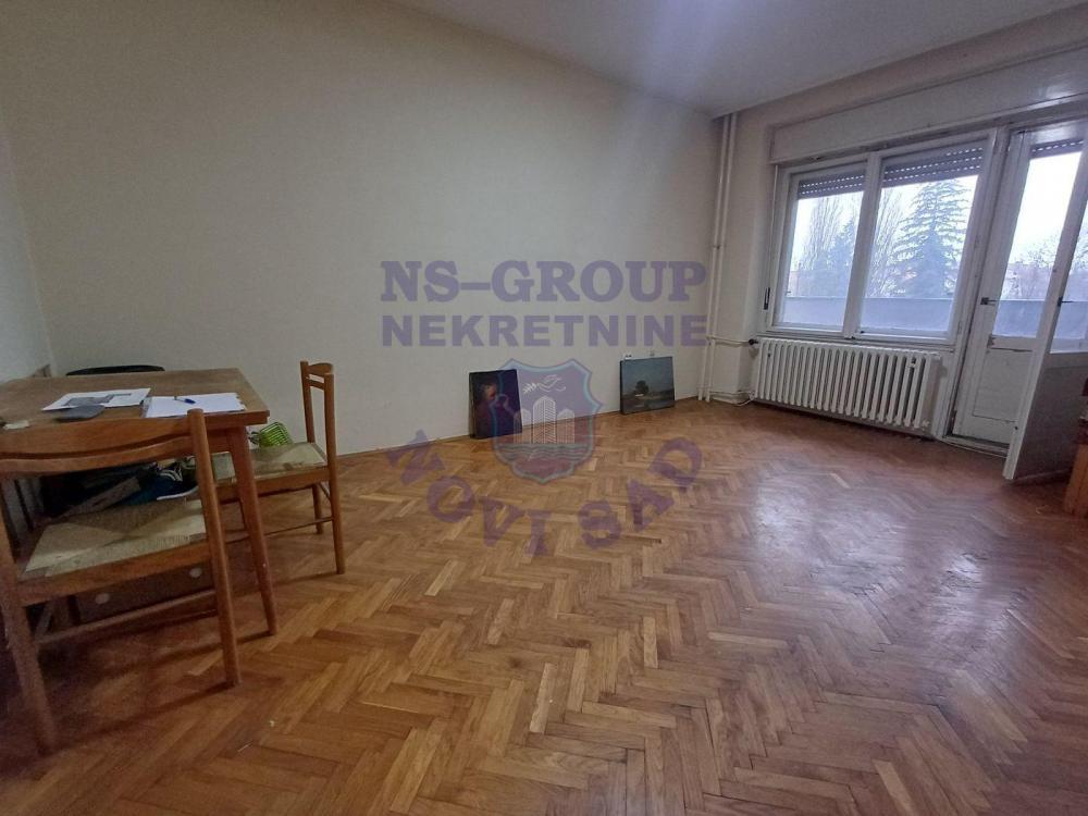 Glavna slika -Trosoban, 62m2, Novosadski kej Novi Sad, sa terasom, ima lift