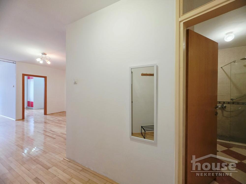 Slika 9 - Stan,NOVI SAD,BULEVAR EVROPE,kv: 48.00, € 133000, ID: 1065641