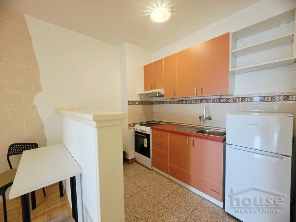 Slika 11 - Stan,NOVI SAD,BULEVAR EVROPE,kv: 48.00, € 133000, ID: 1065641