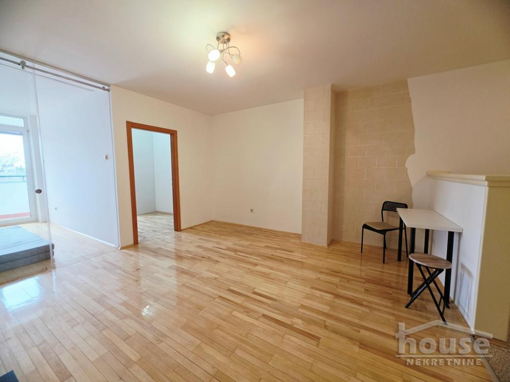 Slika 2 - Stan,NOVI SAD,BULEVAR EVROPE,kv: 48.00, € 133000, ID: 1065641