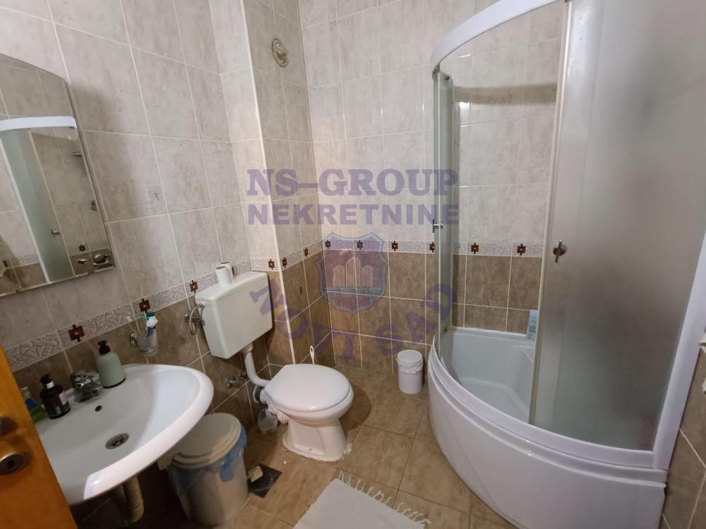 Slika 6 - Petosoban, 111m2, Detelinara Novi Sad, sa terasom, ima lift