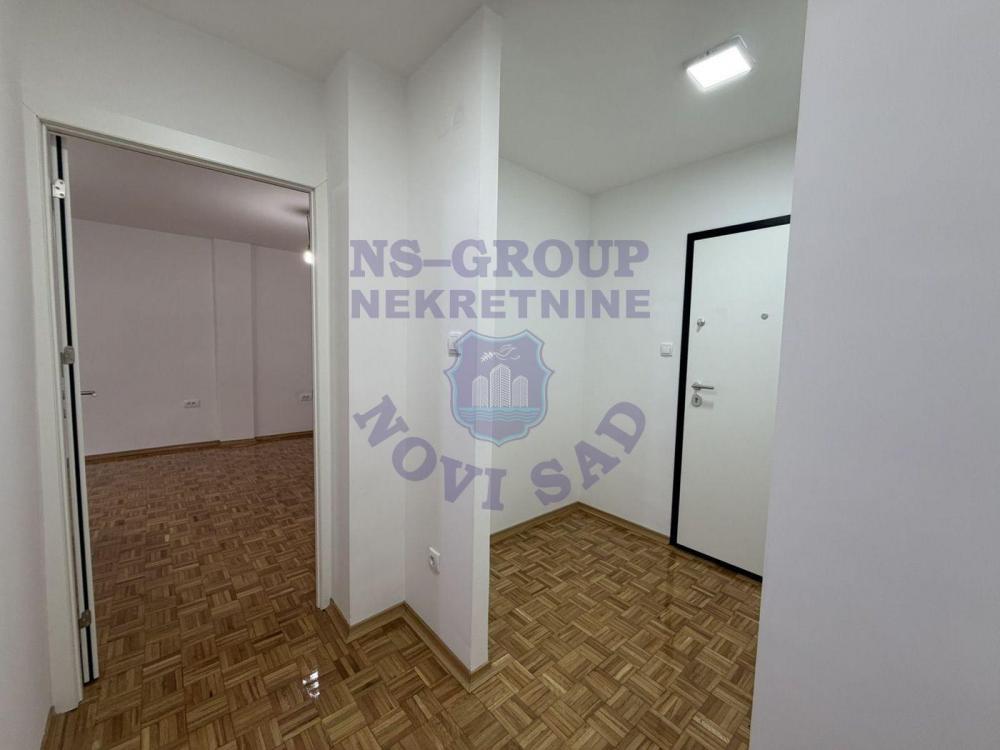 Slika 3 - Predstavljamo vam kompletno renoviran dvoiposoban stan od 64 m², smešten na idealnom prvom spratu.