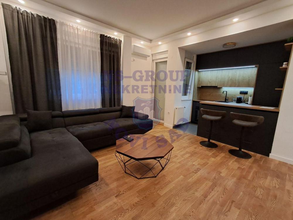 Slika 2 - Odličan jednoiposoban stan u Petrovaradinu! 