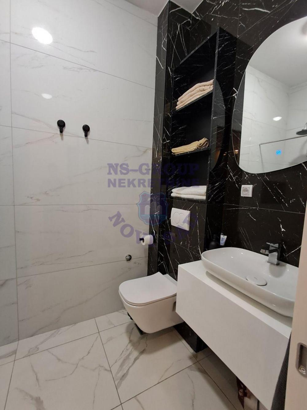 Slika 10 - Odličan jednoiposoban stan u Petrovaradinu! 