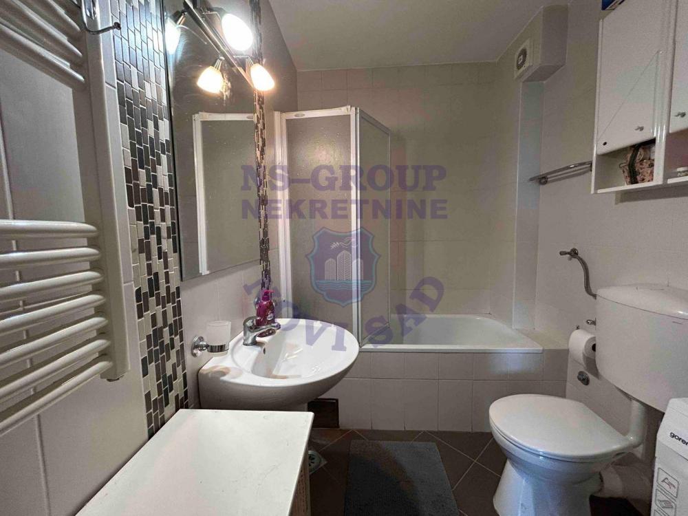 Slika 8 - Trosoban, 66m2, Grbavica Novi Sad, sa terasom