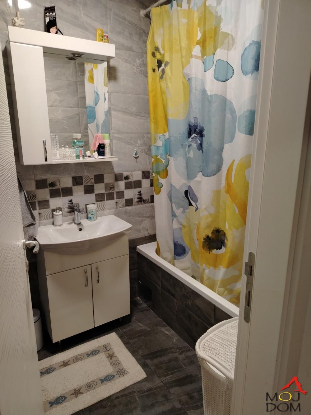 Slika 6 - Stan,NOVI SAD,KLISA,kv: 73, € 150400, ID: 1032048