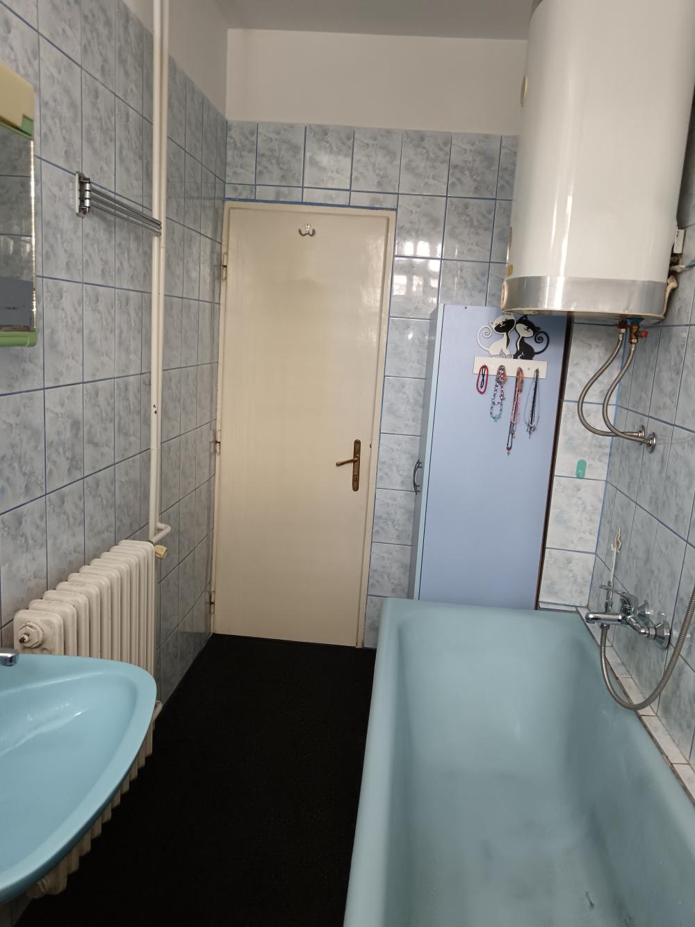 Slika 3 - Prodajem stan u Novom Sadu ( Podbara ) 