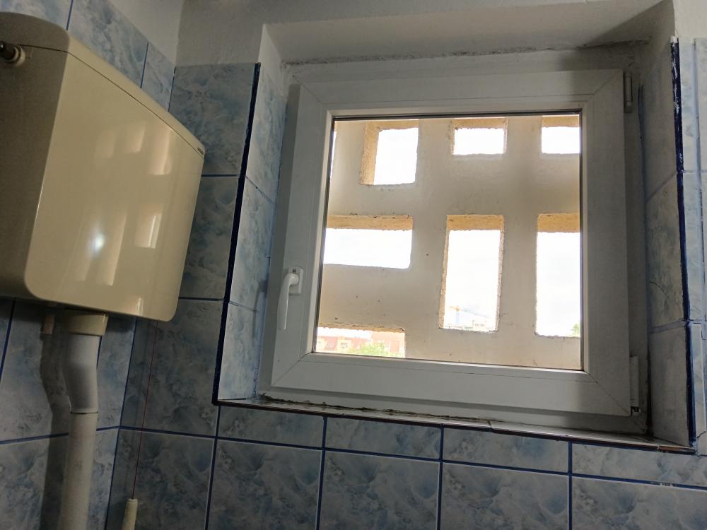 Slika 4 - Prodajem stan u Novom Sadu ( Podbara ) 