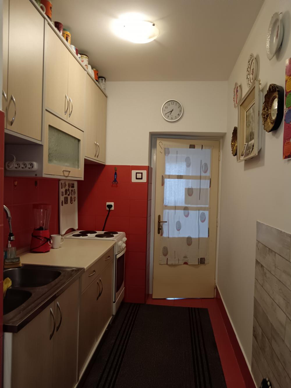 Slika 10 - Prodajem stan u Novom Sadu ( Podbara ) 