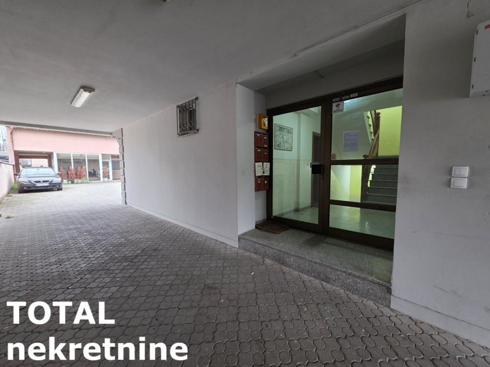 Slika 8 - Stan,NOVI SAD,TELEP,kv: 23.00, € 65000, ID: 1102337