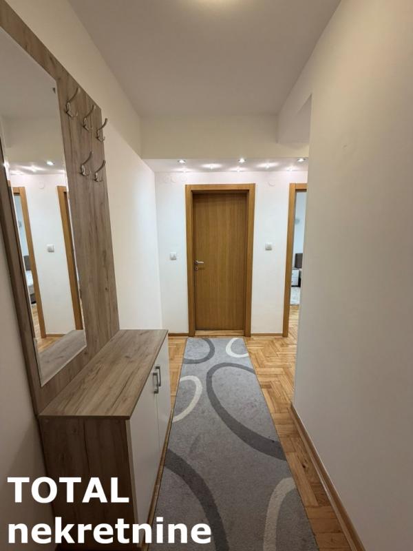 Slika 5 - Stan,NOVI SAD,BULEVAR PATRIJARHA PAVLA,kv: 46.00, € 135000, ID: 1102127