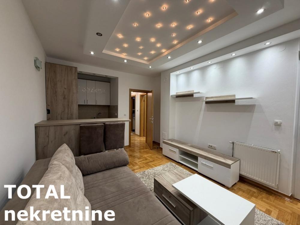 Slika 1 - Stan,NOVI SAD,BULEVAR PATRIJARHA PAVLA,kv: 46.00, € 135000, ID: 1102127