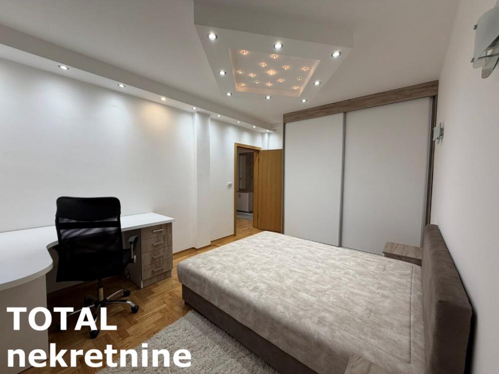 Slika 3 - Stan,NOVI SAD,BULEVAR PATRIJARHA PAVLA,kv: 46.00, € 135000, ID: 1102127