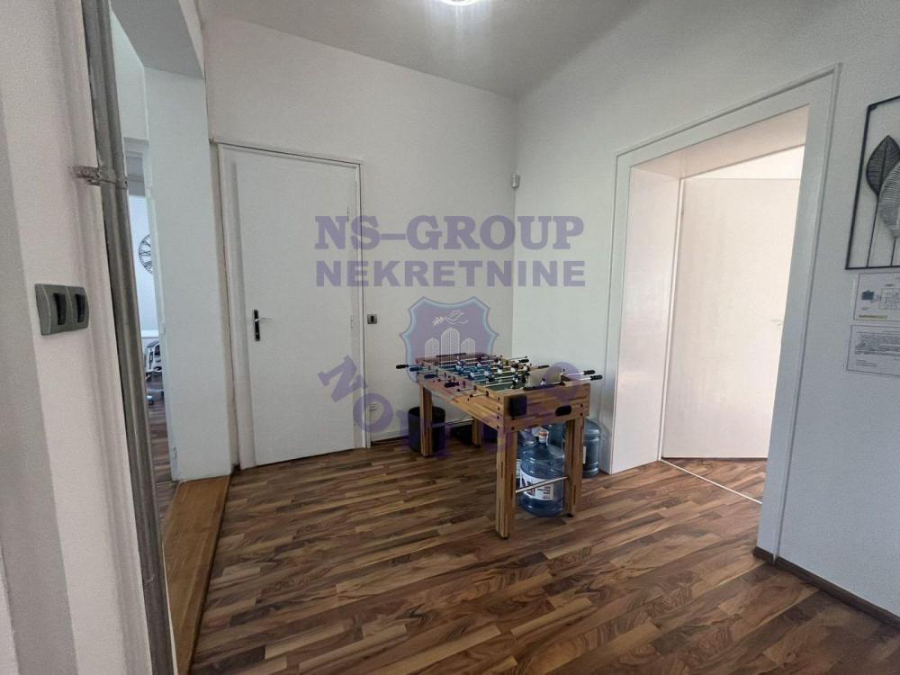 Slika 1 - Troiposoban stan na Keju 