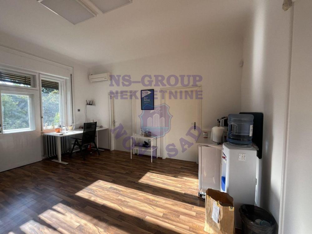 Slika 8 - Troiposoban stan na Keju 