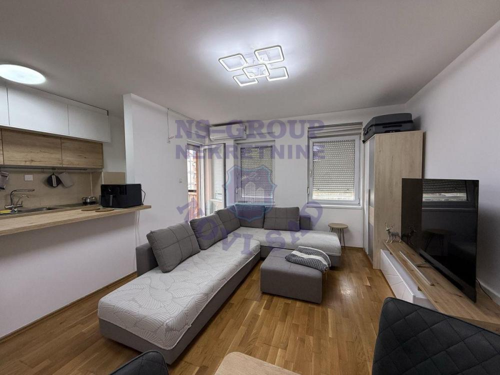 Slika 1 - Trosoban, 66m2, Nova Detelinara Novi Sad, ima lift